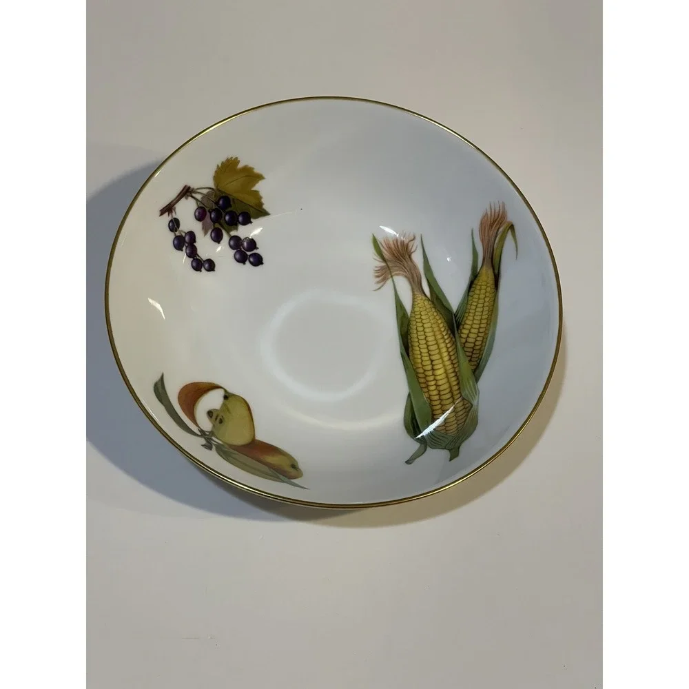 Royal Worcester Evesham Gold England 6.75